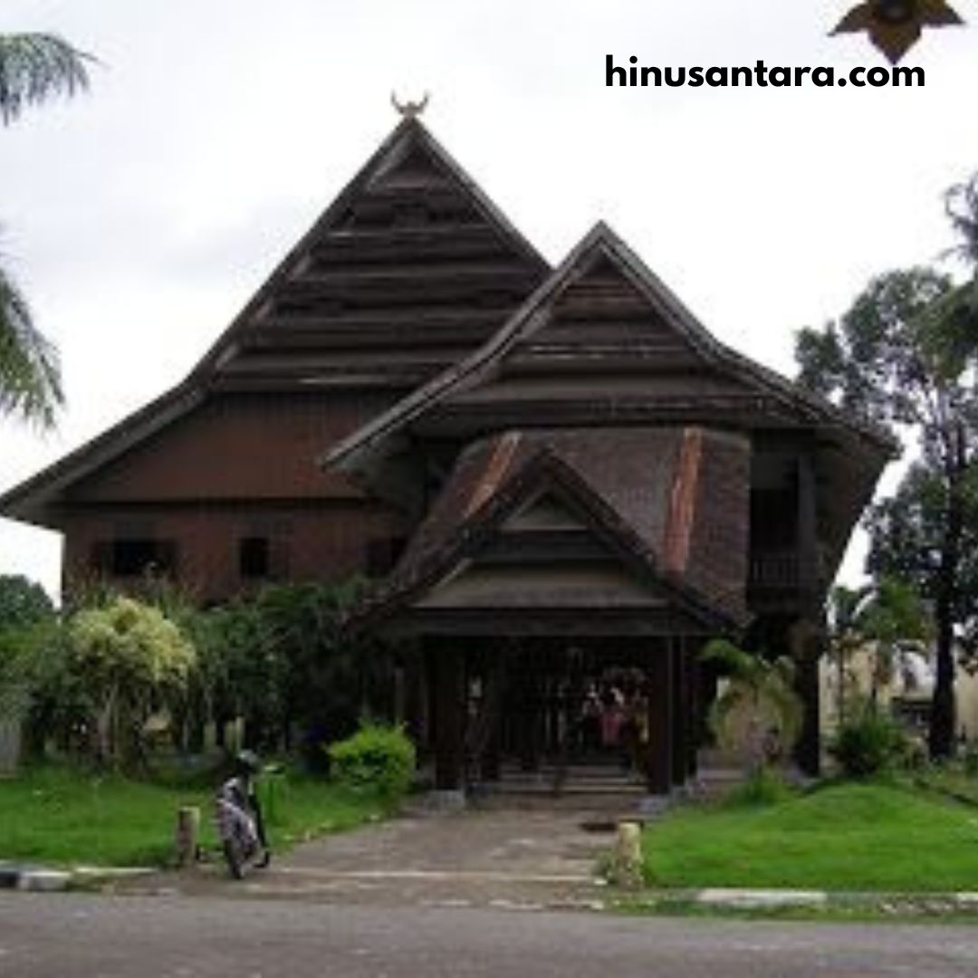 Rumah Adat Bugis: Simbol Budaya dan Filosofi