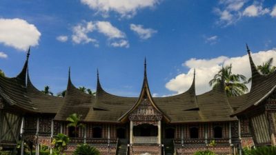 10 Keajaiban Arsitektur Tradisional Indonesia