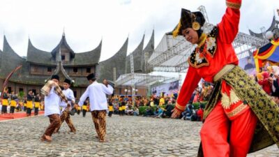 Upacara Adat Minangkabau: Perayaan Tradisi yang Sakral