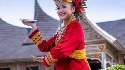 Tari Piring Minangkabau